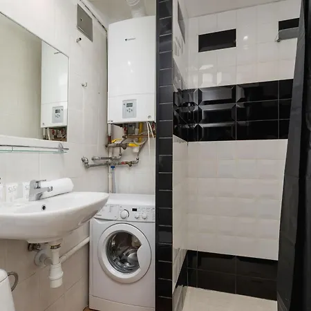 Prusa Stylish Close To The Center Of Cracow By Renters