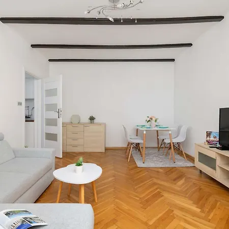 Prusa Stylish Close To The Center Of Cracow By Renters Apartamento