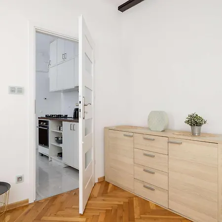 Apartamento Prusa Stylish Close To The Center Of Cracow By Renters Cracovia